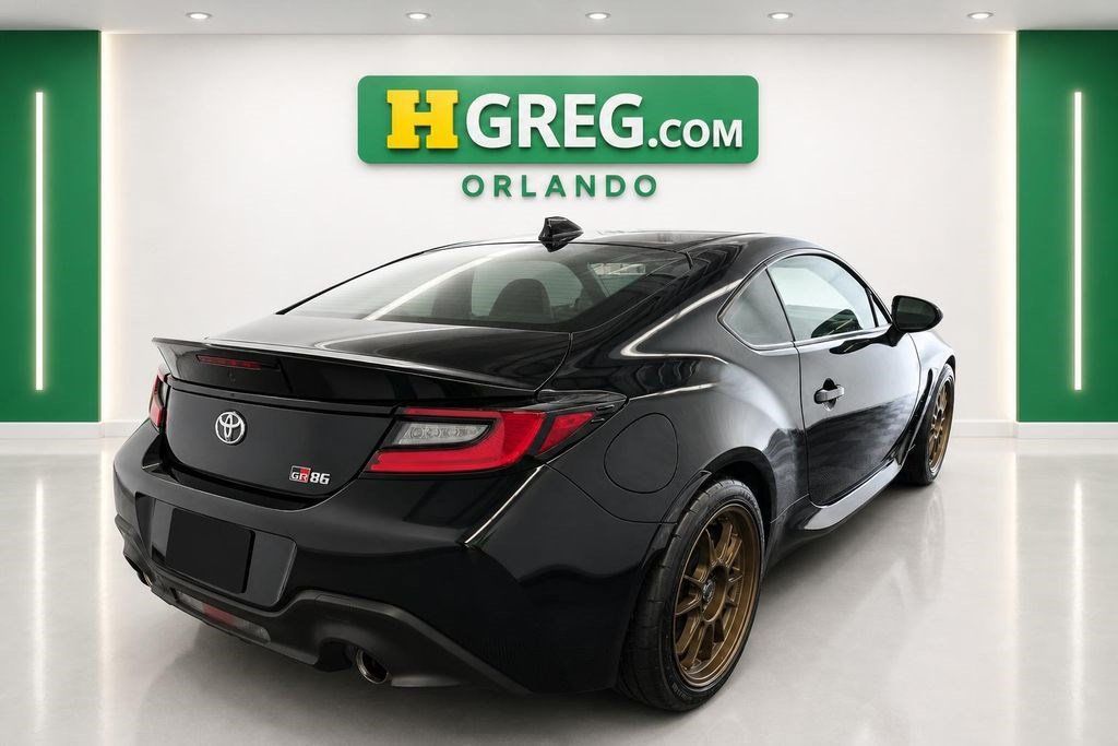 Used 2022 Toyota GR86 Premium RWD image 6