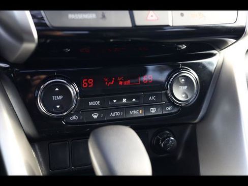 Used 2023 Mitsubishi Eclipse Cross SE image 17