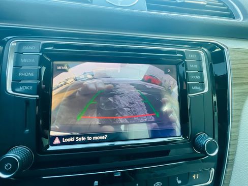 Used 2017 Volkswagen Passat 1.8T SE image 24