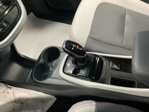 Used 2020 Chevrolet Bolt Premier w/ Infotainment Package image 22