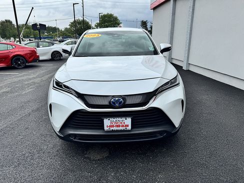 Certified 2023 Toyota Venza LE AWD/4WD image 3
