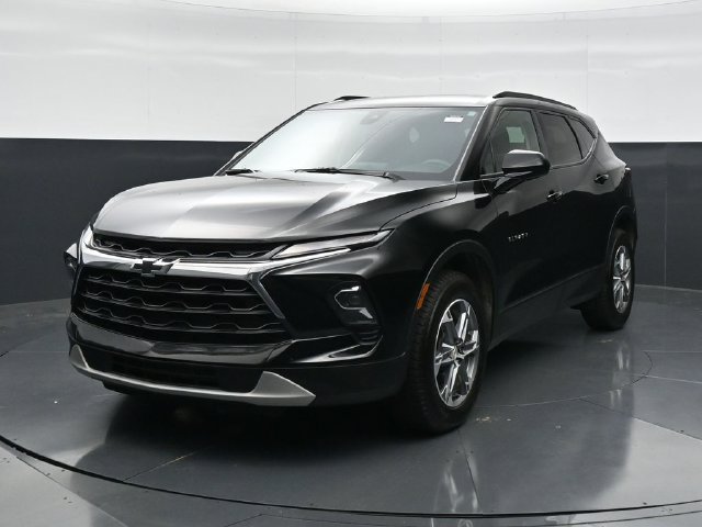 Used 2024 Chevrolet Blazer LT w/ Convenience Package FWD image 5