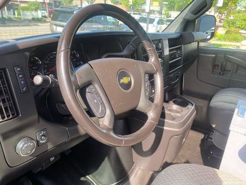 Used 2021 Chevrolet Express 2500 w/ Driver Convenience Package RWD image 15