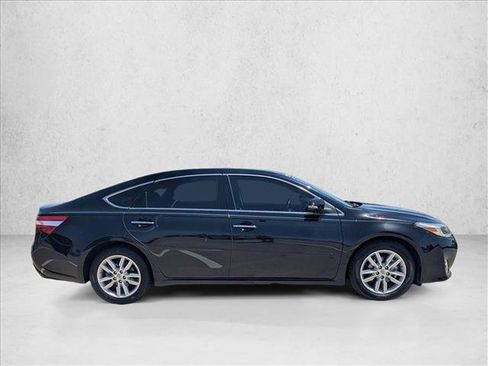 Used 2013 Toyota Avalon XLE Premium FWD image 4