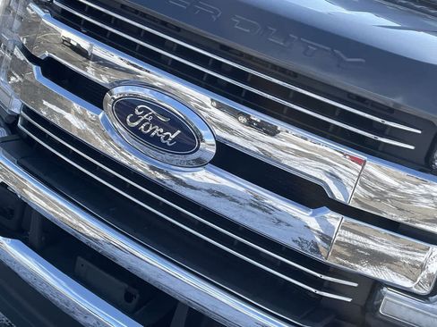 Used 2018 Ford F350 Lariat w/ Lariat Ultimate Package image 39