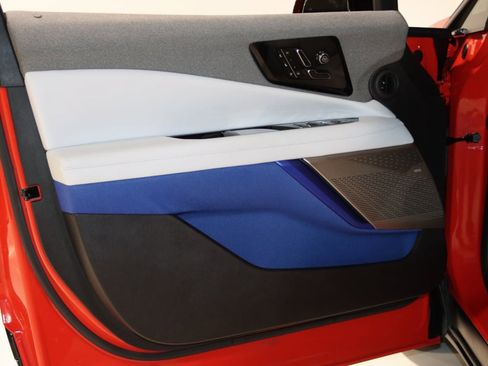 Used 2025 Cadillac Optiq Sport 2 w/ LPO, Floor Liner Package image 39