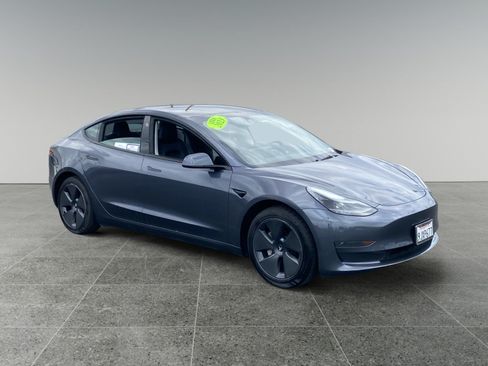Used 2023 Tesla Model 3 Standard Range RWD image 7