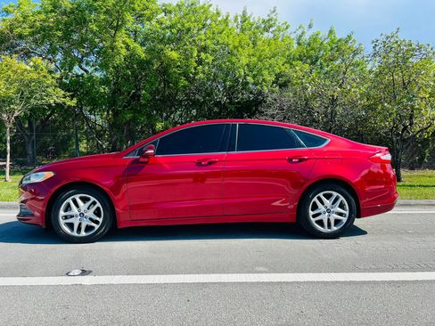 Used 2013 Ford Fusion SE FWD image 2