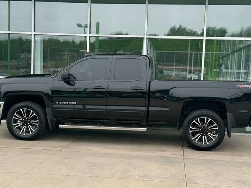 Used 2017 Chevrolet Silverado 1500 LT w/ All Star Edition AWD/4WD image 4