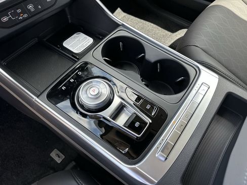 New 2026 Kia Carnival EX FWD image 23