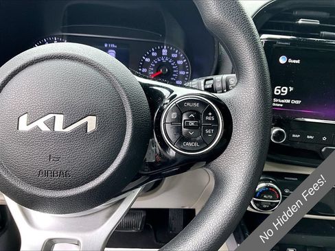 Used 2022 Kia Soul S FWD image 16