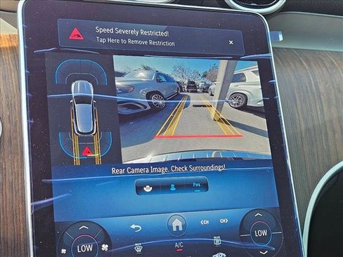 Used 2025 Mercedes-Benz GLC 300 image 12