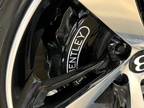 Used 2019 Bentley Bentayga image 90