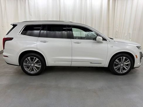 Used 2024 Cadillac XT6 Premium Luxury AWD/4WD image 7