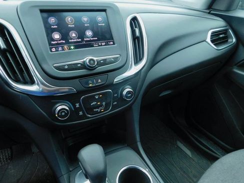Used 2022 Chevrolet Equinox LT FWD image 16