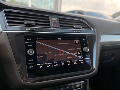 Used 2018 Volkswagen Tiguan SEL image 35