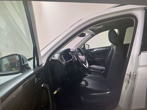 Used 2023 Volkswagen Tiguan SE image 10