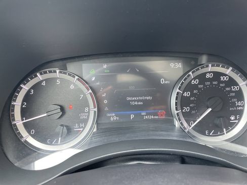 Certified 2025 Toyota Highlander XLE AWD/4WD image 17