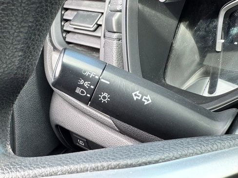 Used 2018 Honda CR-V LX image 28
