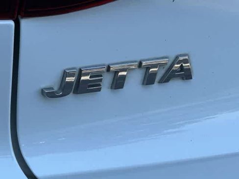 Used 2017 Volkswagen Jetta Sport w/ Jetta Sport Lighting Package FWD image 18