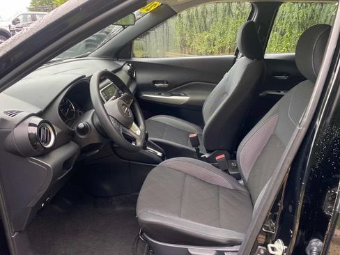 Used 2020 Nissan Kicks SV FWD image 11