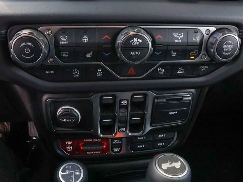 New 2027 Jeep Wrangler Unlimited Rubicon AWD/4WD image 22