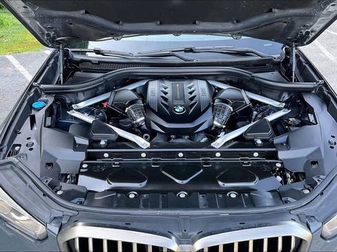 Used 2022 BMW X5 M50i w/ Parking Assistance Package AWD/4WD image 29