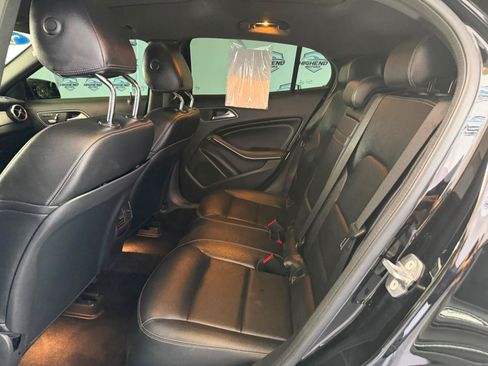 Used 2020 Mercedes-Benz GLA 250 4MATIC w/ Premium Package image 20