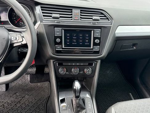 Used 2021 Volkswagen Tiguan S image 19