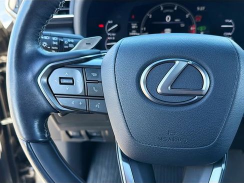 Used 2023 Lexus LX 600 4WD w/ Luxury Package image 38