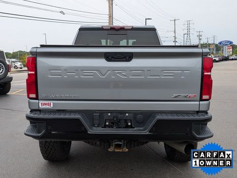 Used 2024 Chevrolet Silverado 2500 ZR2 w/ Technology Package AWD/4WD image 5