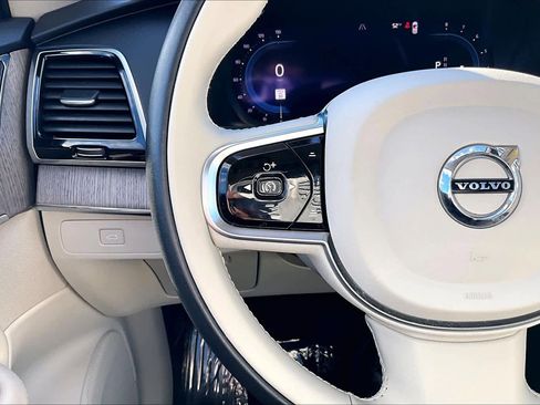 Certified 2024 Volvo XC90 B6 Plus image 22