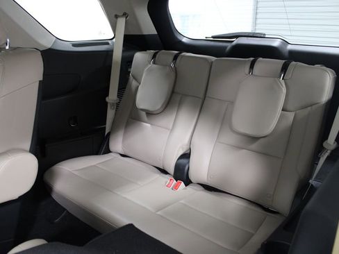 Used 2020 Ford Explorer XLT w/ Equipment Group 202A image 21