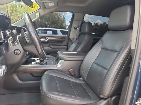 Used 2022 GMC Sierra 1500 SLT w/ SLT Premium Plus Package AWD/4WD image 16