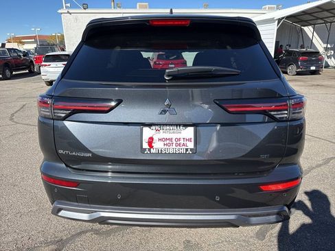 New 2026 Mitsubishi Outlander SE image 6