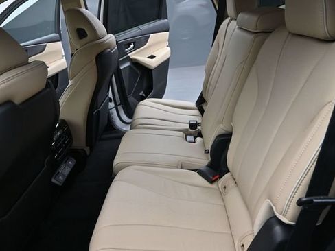 Used 2023 Acura MDX SH-AWD w/ Advance Package image 16