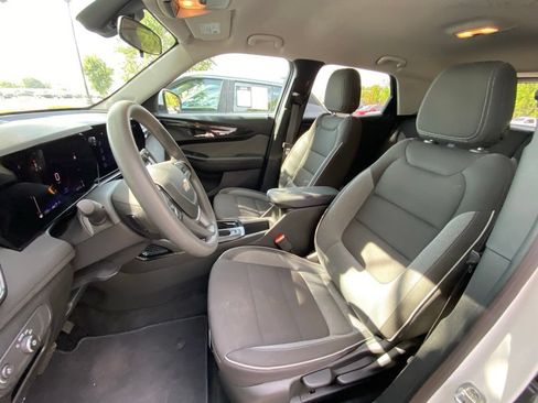 Used 2025 Chevrolet TrailBlazer LT w/ Driver Confidence Package AWD/4WD image 24