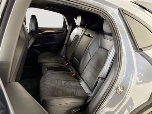 Used 2023 Porsche Cayenne Turbo GT AWD/4WD image 25