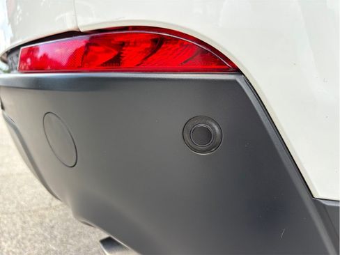 Used 2019 Land Rover Discovery Sport SE AWD/4WD image 15