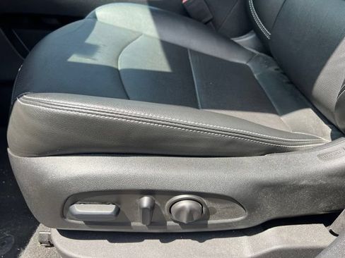 Used 2024 GMC Terrain SLT FWD image 26