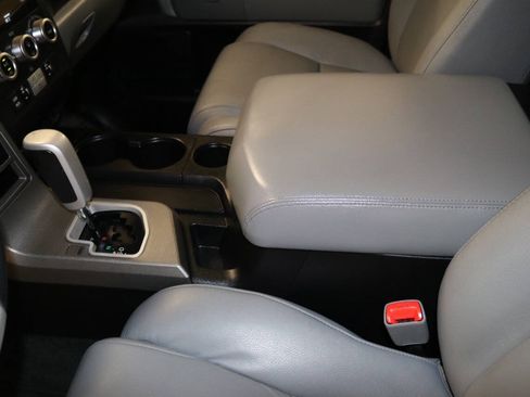 Used 2017 Toyota Sequoia Limited w/ Safety & Convenience Package AWD/4WD image 61