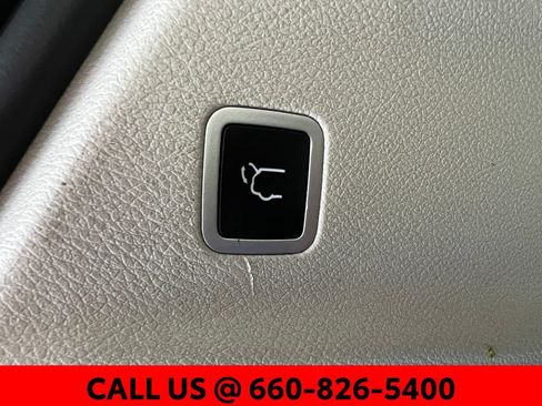 Used 2022 Chrysler Pacifica Touring-L FWD image 31