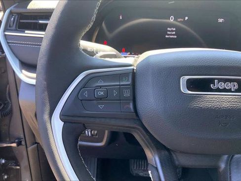 Certified 2025 Jeep Grand Cherokee L Altitude AWD/4WD image 23