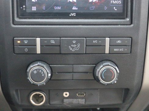 Used 2010 Ford F150 XLT image 21