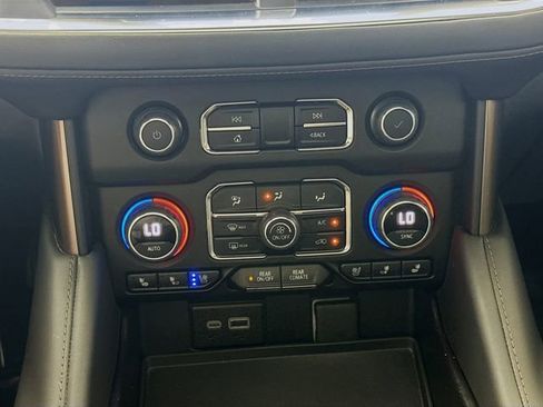 Used 2024 Chevrolet Tahoe High Country w/ Premium Package image 17