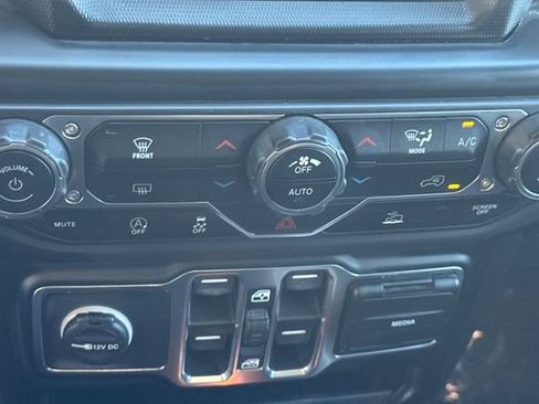 Used 2021 Jeep Wrangler Unlimited Sahara image 26