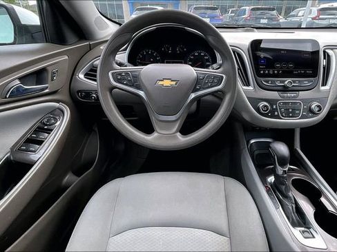 Used 2022 Chevrolet Malibu LT image 8