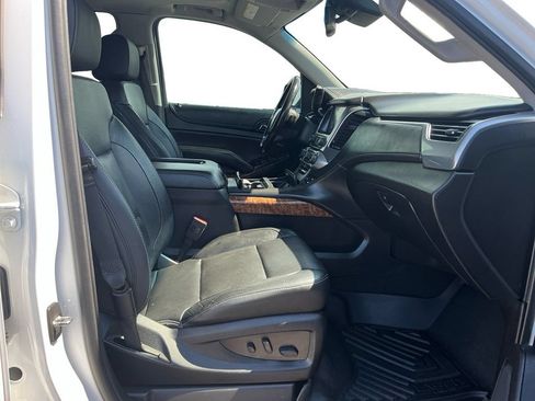 Used 2019 Chevrolet Suburban Premier AWD/4WD image 22