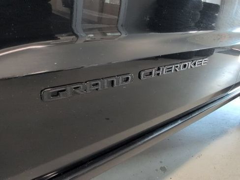 Used 2021 Jeep Grand Cherokee Laredo X AWD/4WD image 10