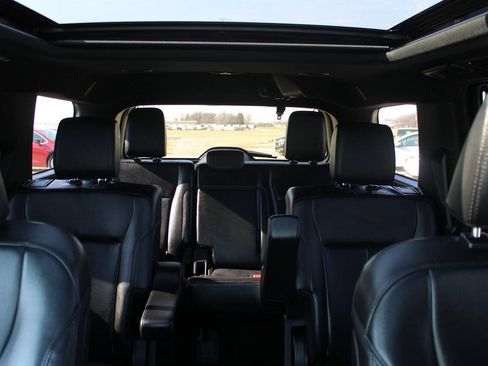 Used 2021 Ford Expedition XLT AWD/4WD image 16
